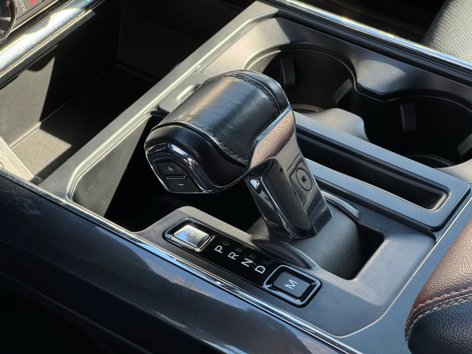 Ford F-150 Lariat Sport — foto 17 de 19