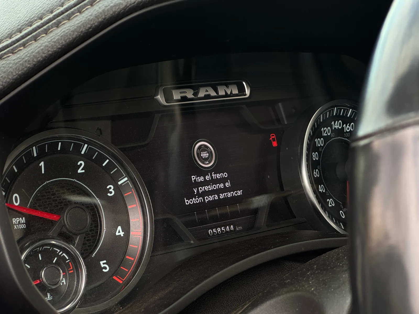 RAM 2500 Laramie — foto 15 de 20