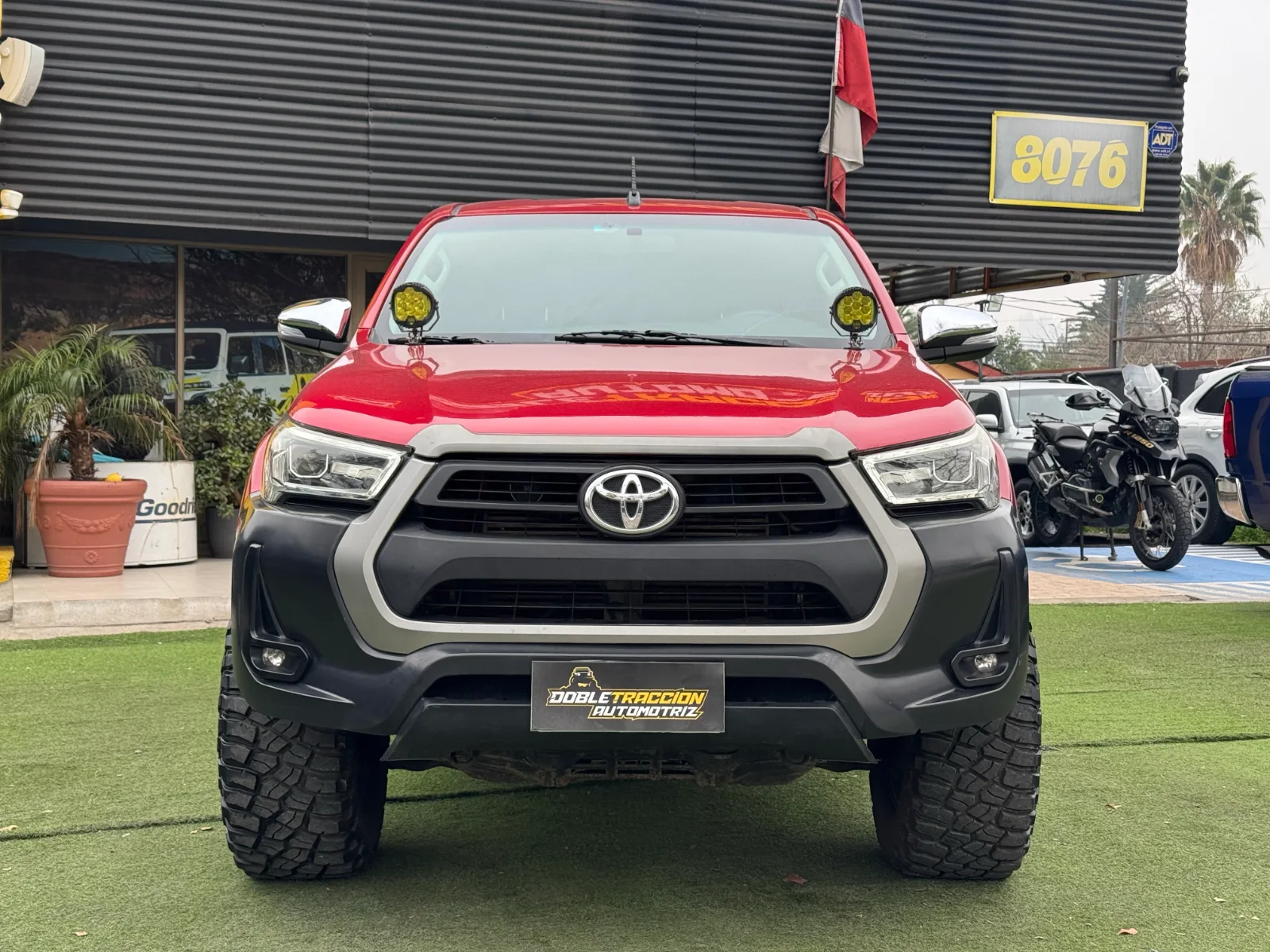 Toyota Hilux — foto 2 de 17