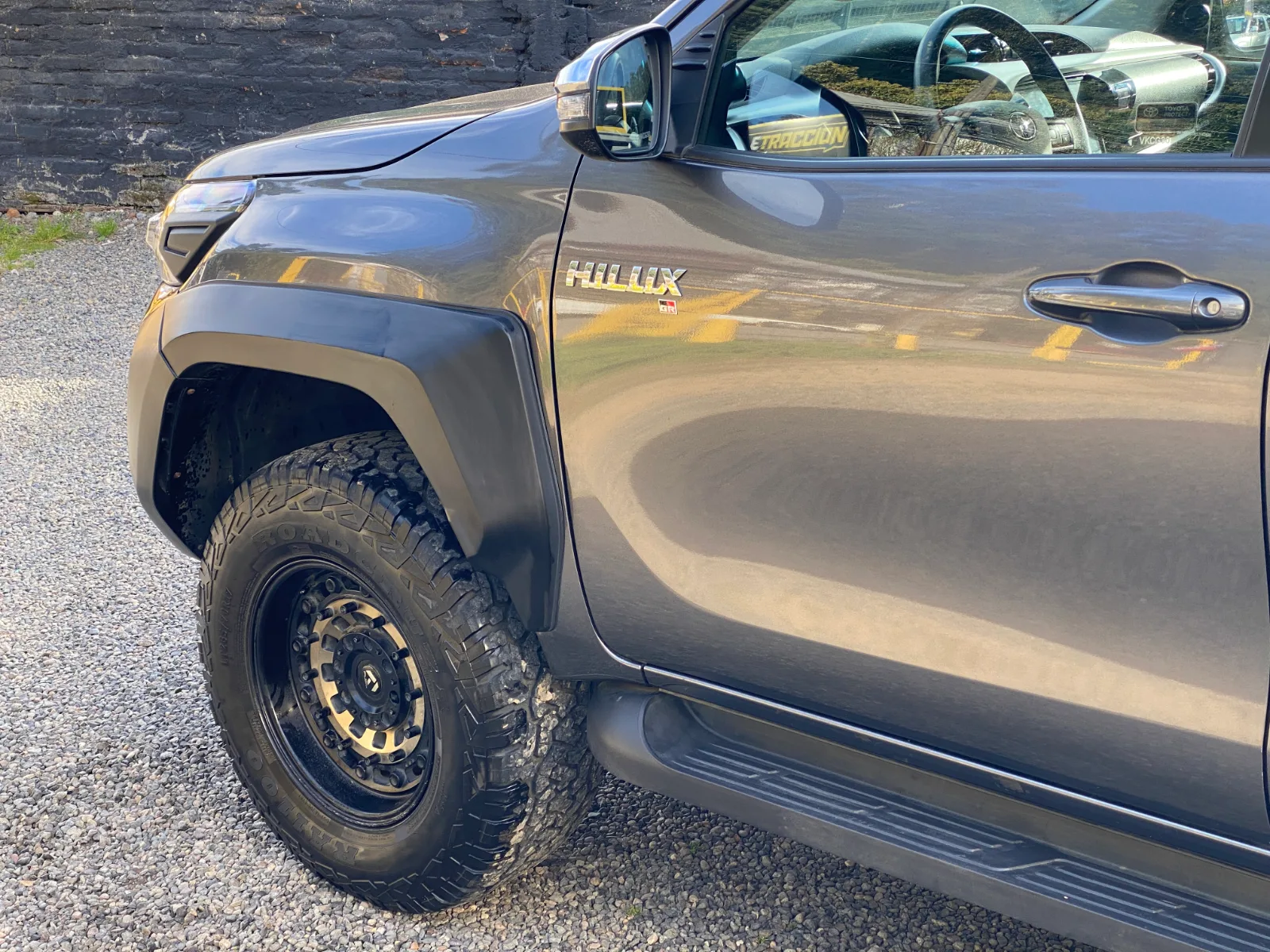 Toyota Hilux — foto 11 de 19