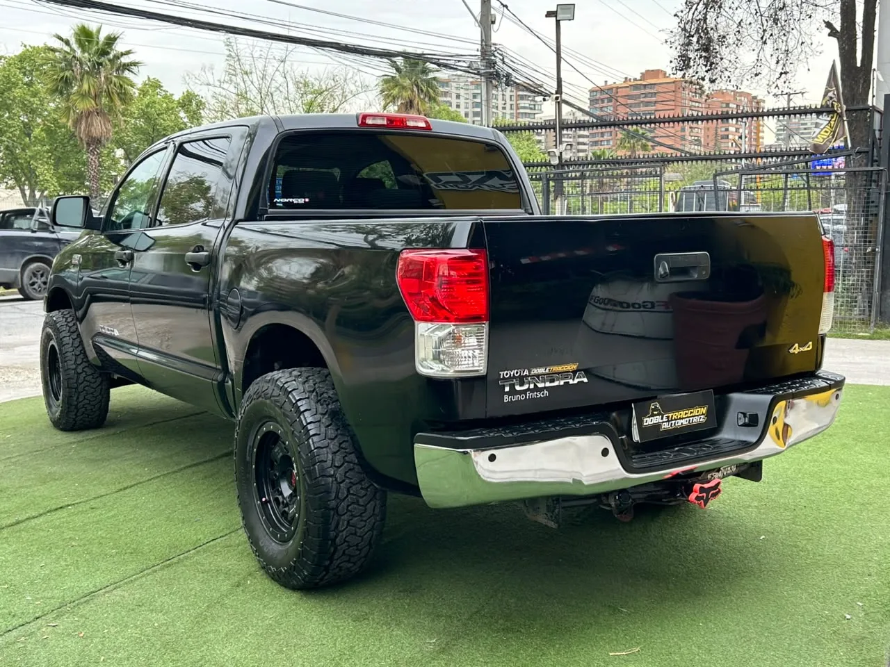 Toyota Tundra — foto 7 de 19